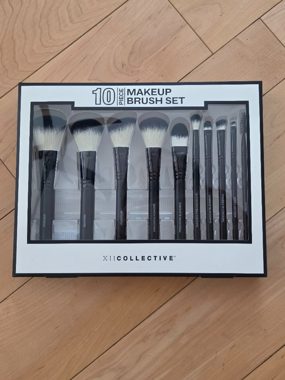 10-Piece Women's Makeup Brush Set - Black Handles with White-Tipped Bristles